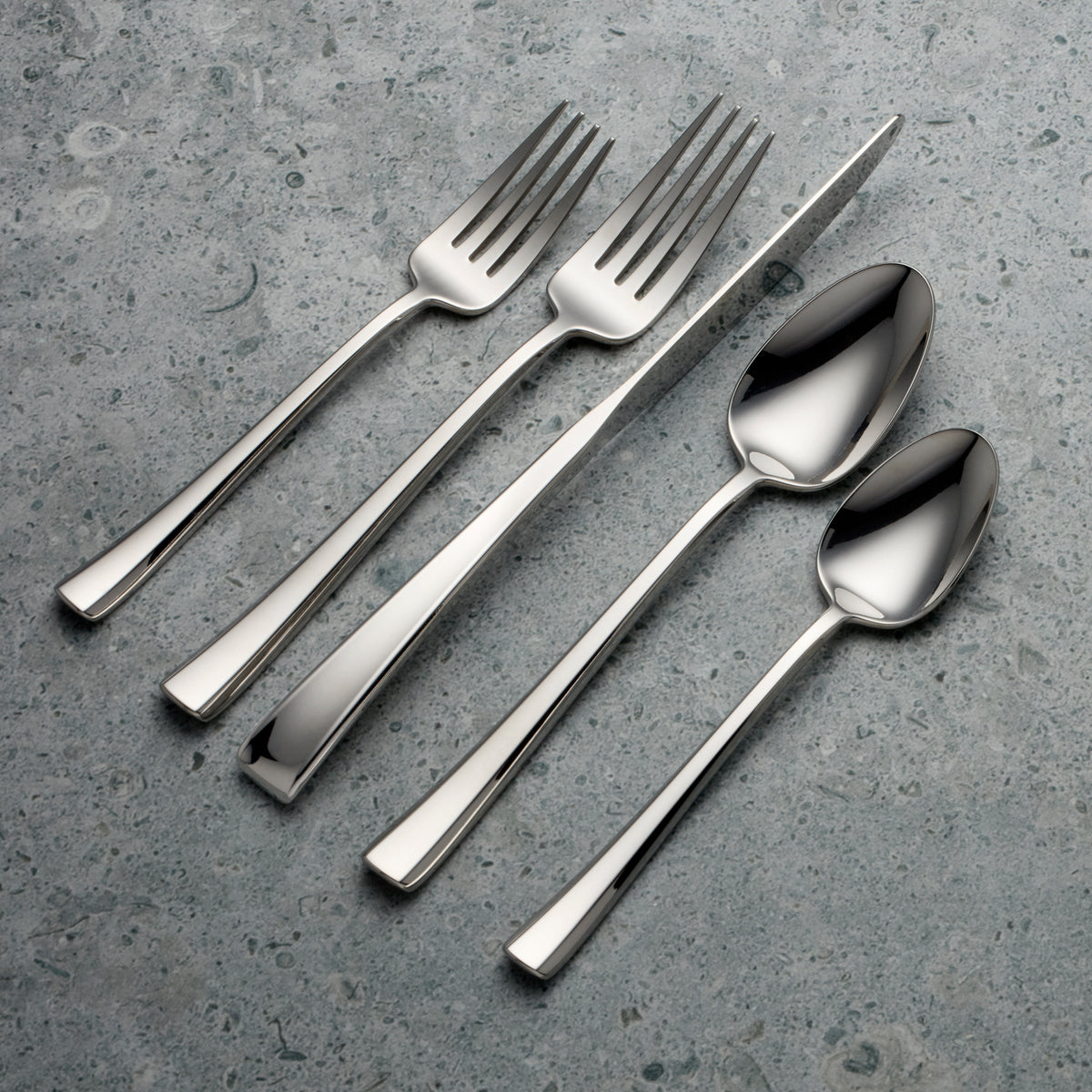 Maxine Mirror 20 Piece Flatware Set
